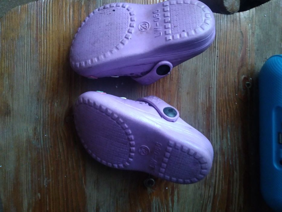 Продам кроксы детская обувь