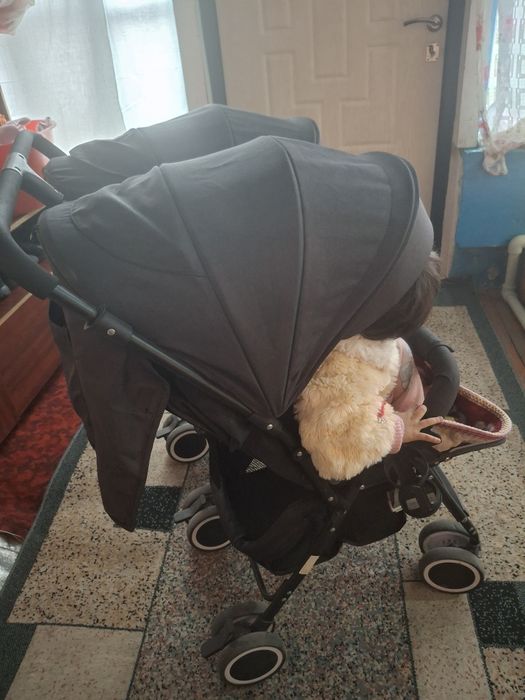 Коляска для двойняшек