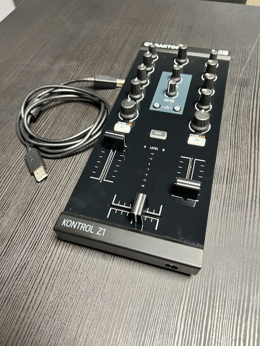 Traktor Z1mk2 mixer 2 canale
