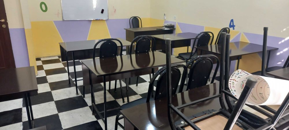 Укув курслари  учун парта стуллар. Янгидек. 2 хил усулда таёрланган.