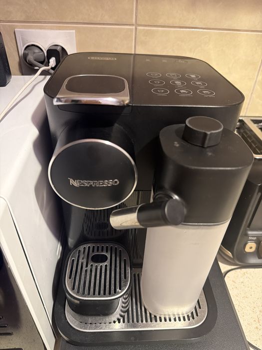 Espressor Nespresso by De'Longhi Gran Lattissima