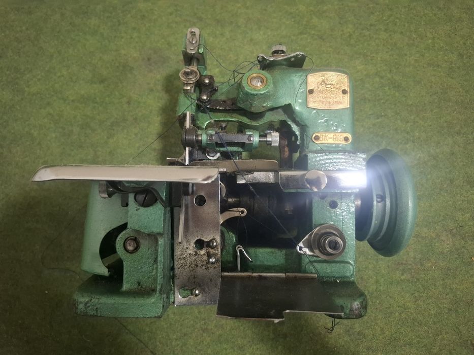 Швейная машина оверлок