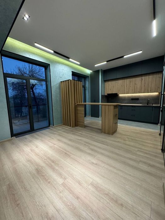 Центр Луначарского укомплектованая 2х комнатная квартира Евроремонт.