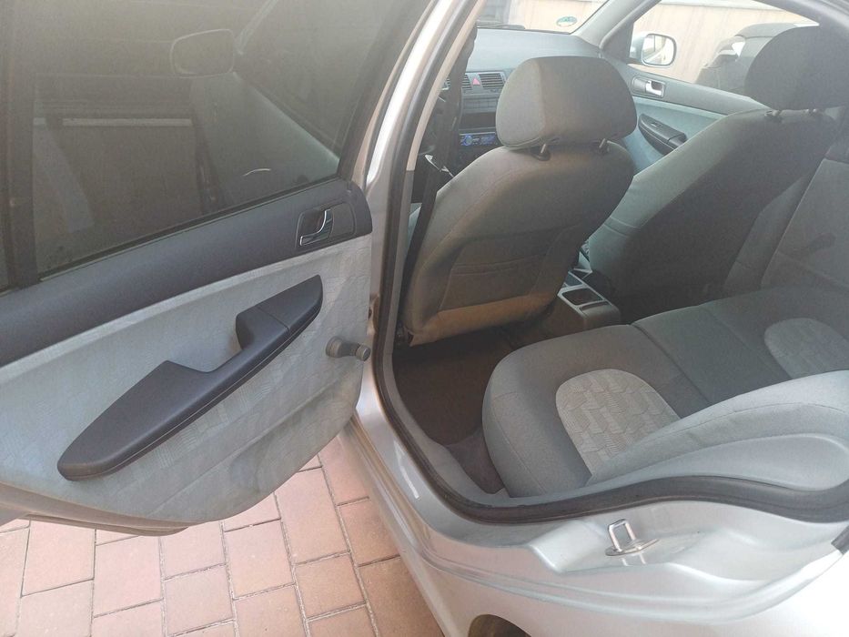 vand skoda fabia, an 2002, benzina, motor 1.4 16mpi, stare buna