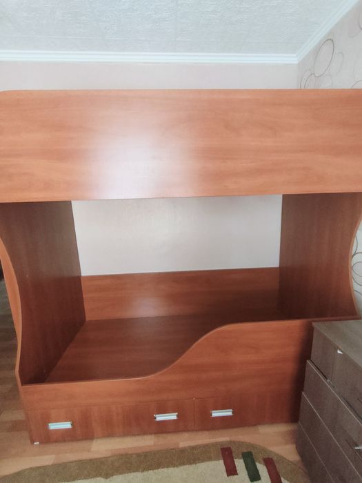 Продам двухъярусную кровать
