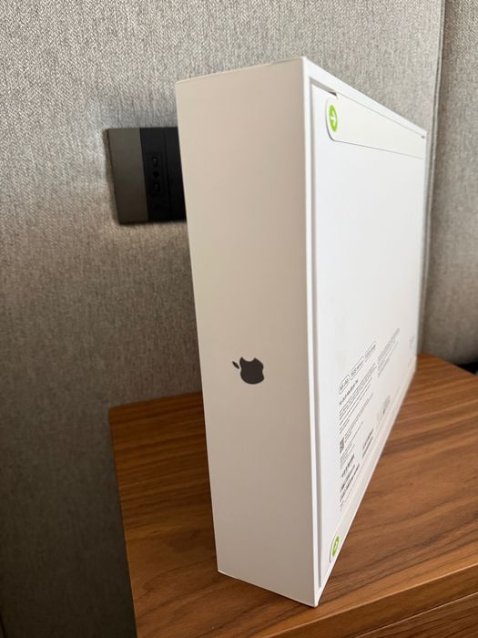 НОВ, НЕРАЗОПАКОВАН! Apple MacBook Pro/M5 chip/14"/16GB RAM/512GB SSD