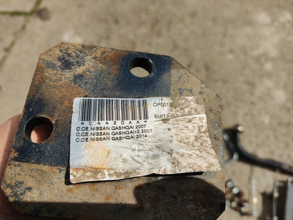 Cârlig remorcare Nissan Qashqai compatibil cu toate modelele Qashqai