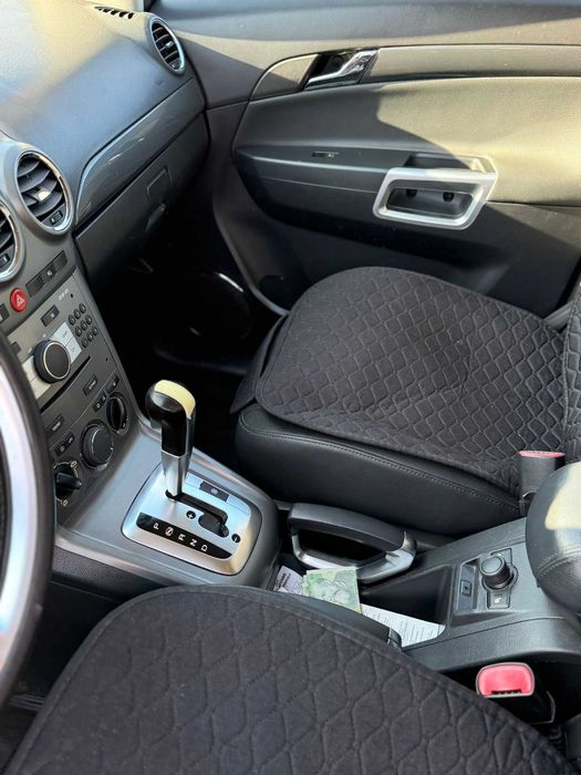 Masina opel antara