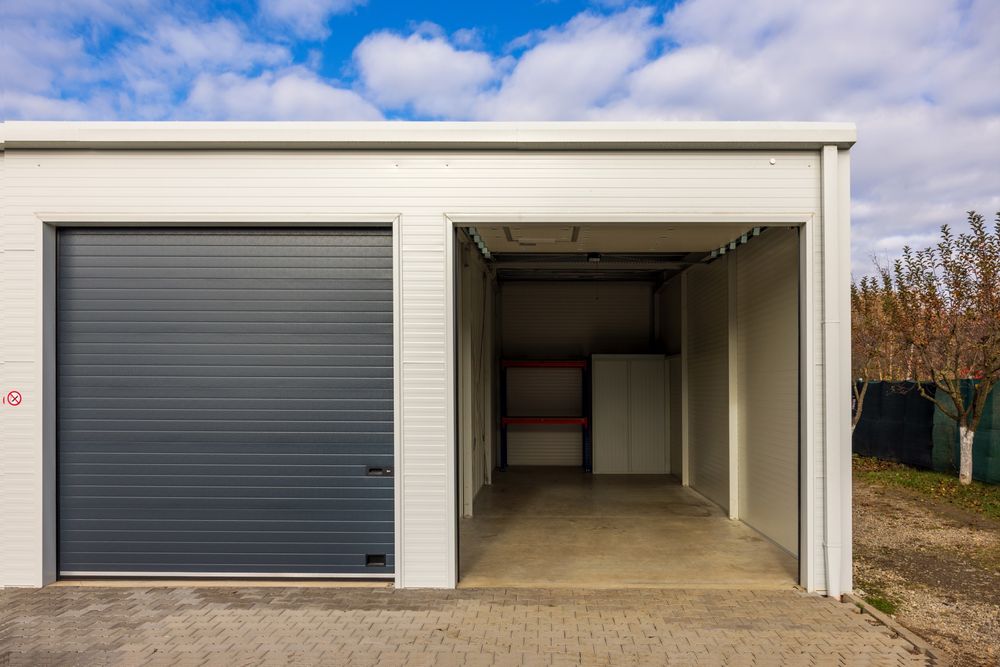 Inchiriez spatiu depozitare 35 mp - 70euro/saptamana