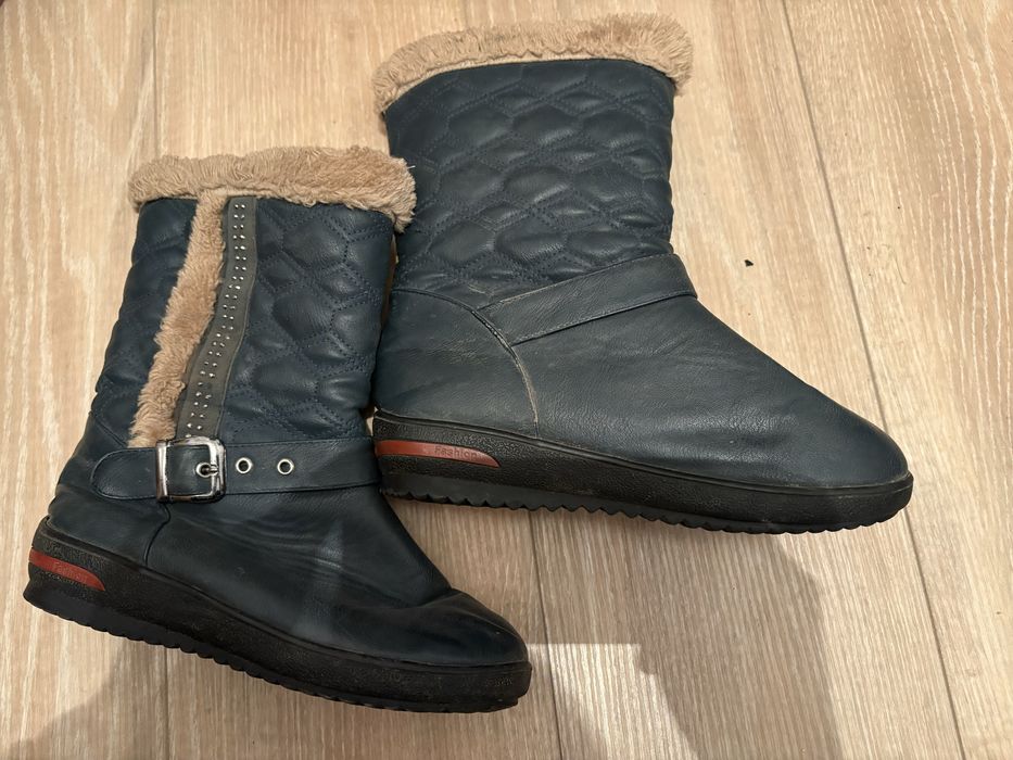 Продается детская обувь