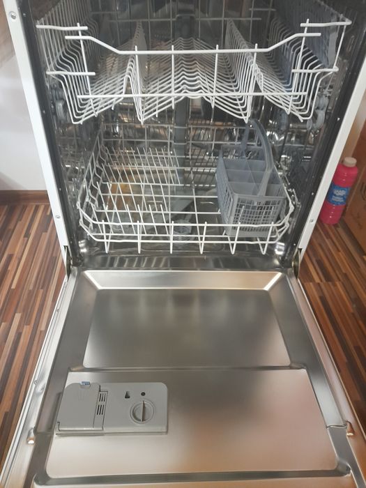 Masina de spalat vase de vânzare 300 lei.