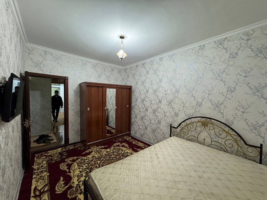 5-мкр.да жойлашган 2 хонали квартира ижарага берилади ОИЛАГА узок мудд