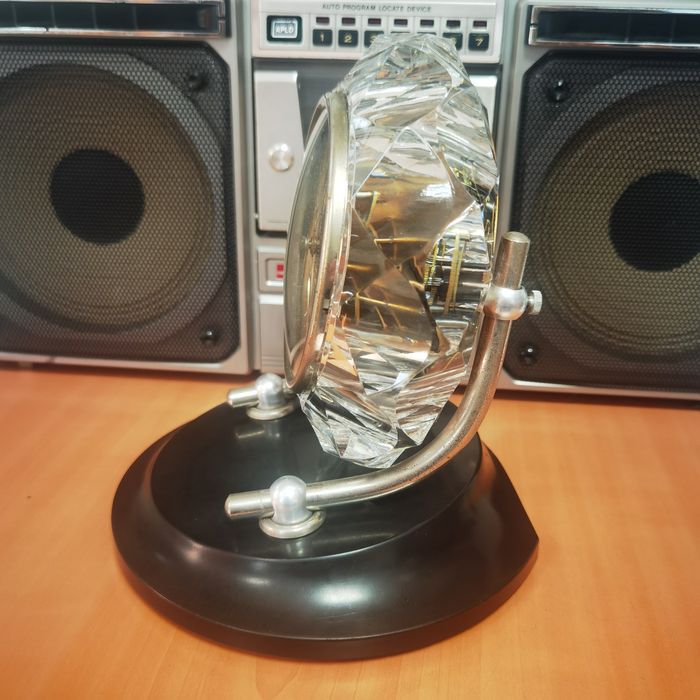 Ретро настолен часовник "Маяк" (СССР, 60-те/70-те)