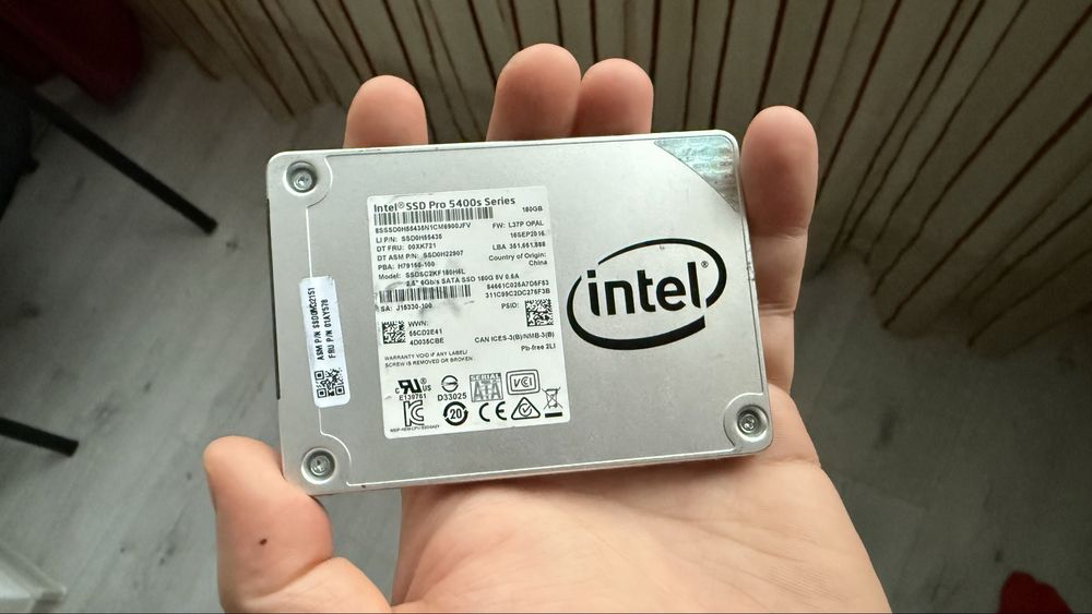 SSD Intel de 180 GB