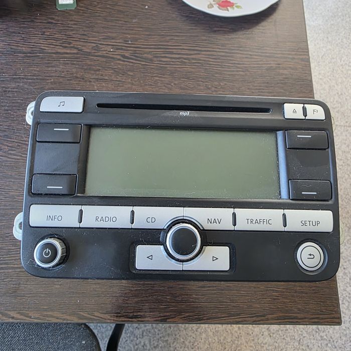 Штатная магнитола RNS-300