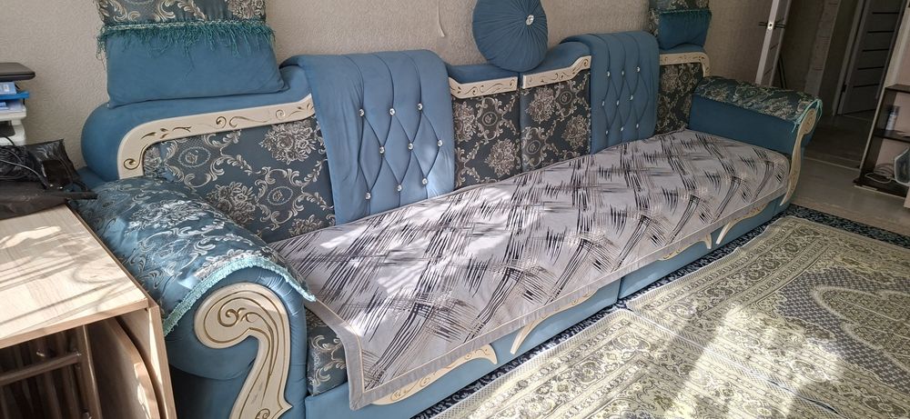 Диван в отличном состояние