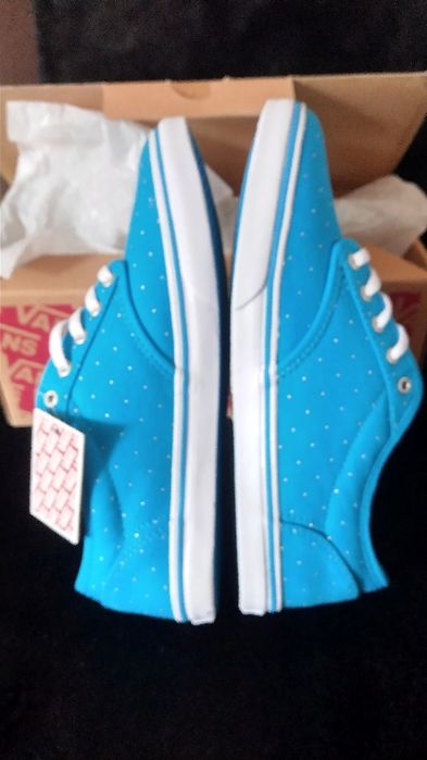 Нови свежарски Кецки Vans