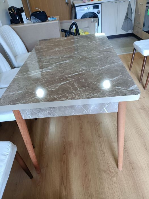 Чисто нова маса.