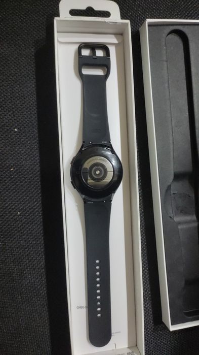 Samsung watch 4 44mm sotiladi