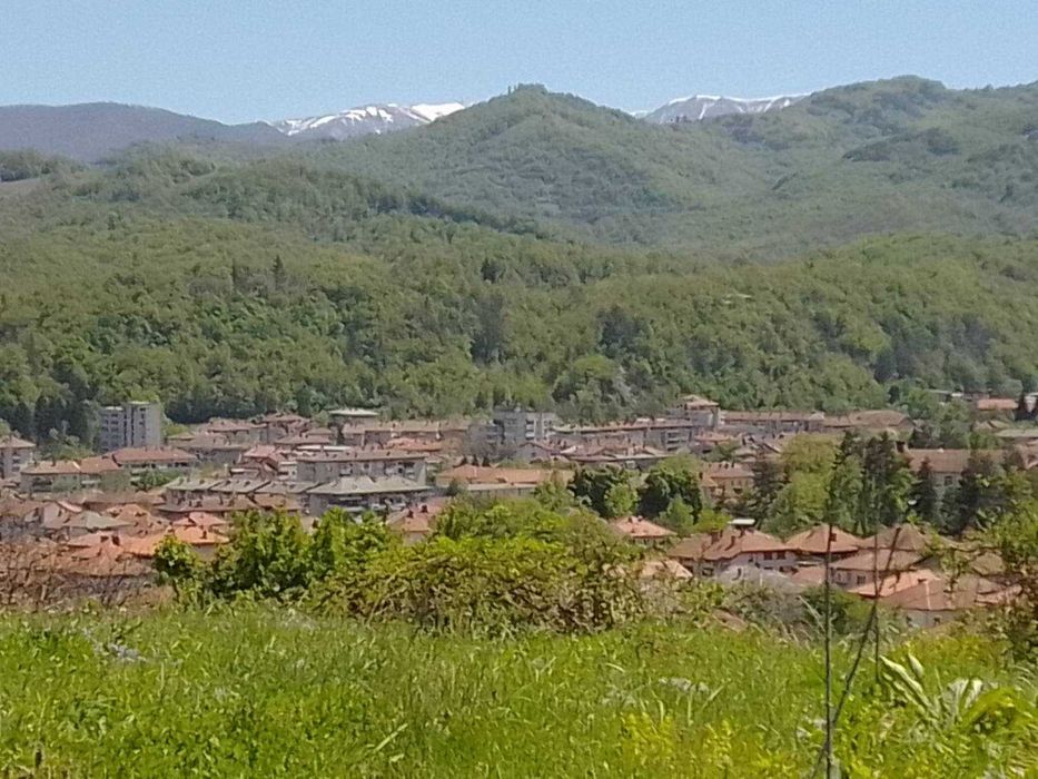 Продавам Парцел Троян