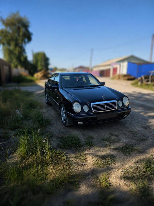 Продам Мерседес 210
