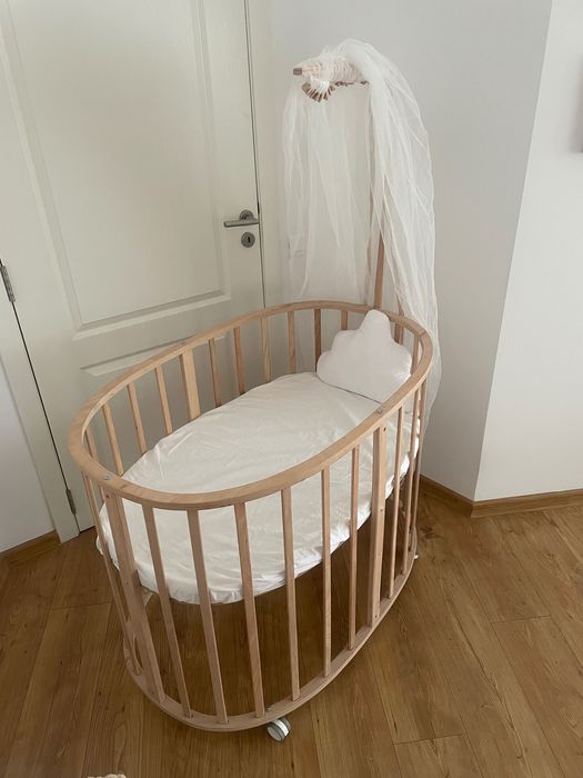 Дървена бебешка кошара