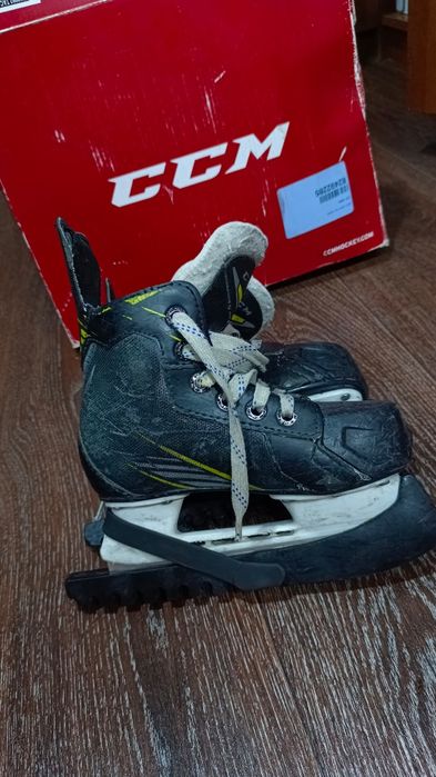 Продам коньки детские