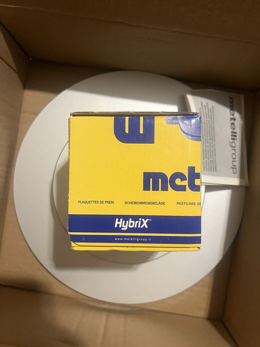 Спирачни дискове и Накладки METELLI - Задна ОС Астра Г