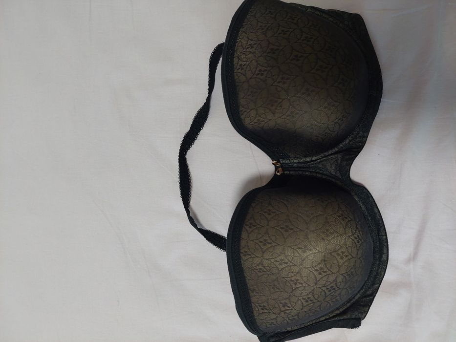 Маркови дамски сутиени и бодита големи номера, спортен сутиен, прашки