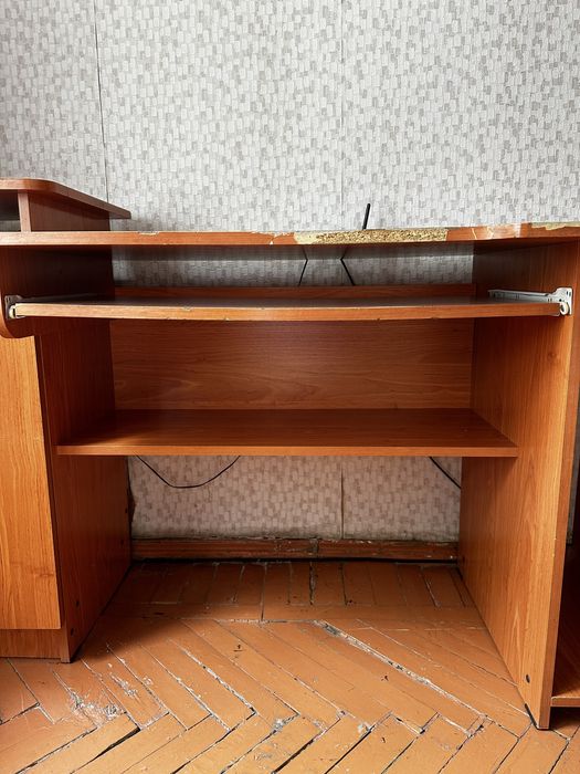 Письменный стол среднее состояние