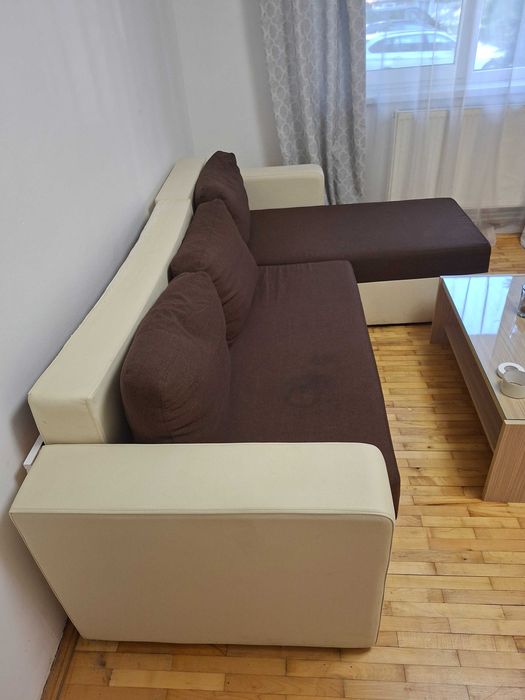 Canapea extensibila cu coltar