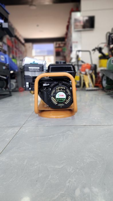 Benzinli Beton vibrator.  Бетон зичлагич