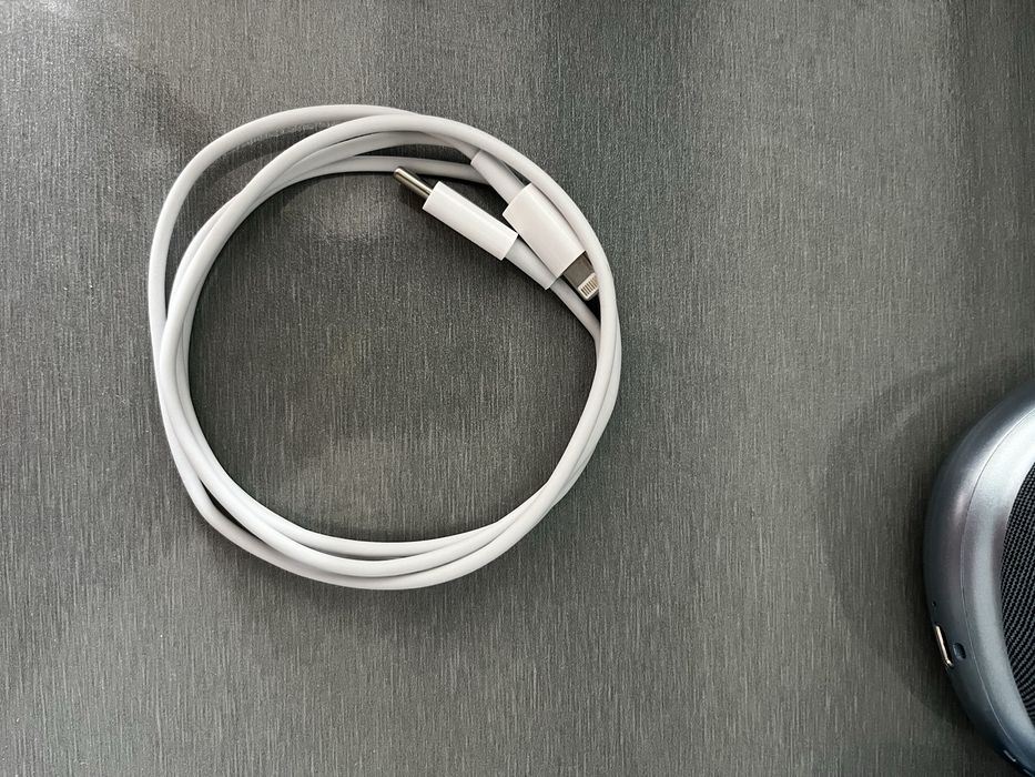 Наушники беспроводные в отличном состоянии