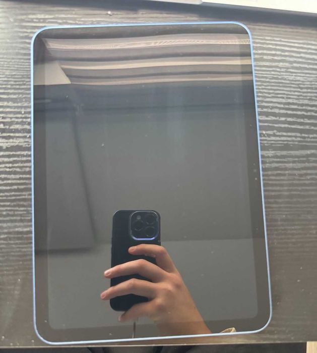 Apple IPad 10 (2022) 64GB – Ca Nou – Fără Zgârieturi – Husă Inclusă