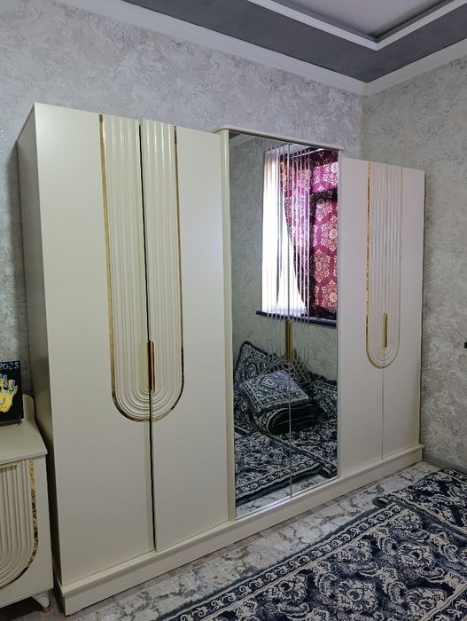 Yangi mebil Sotiladi