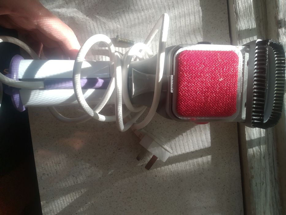 Паровой утюг-щетка