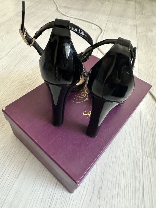 Продам босоножка туфли.