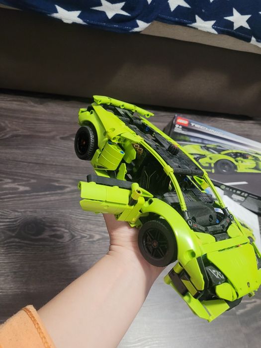 Vând Lego Technic 9+ Lambourghini