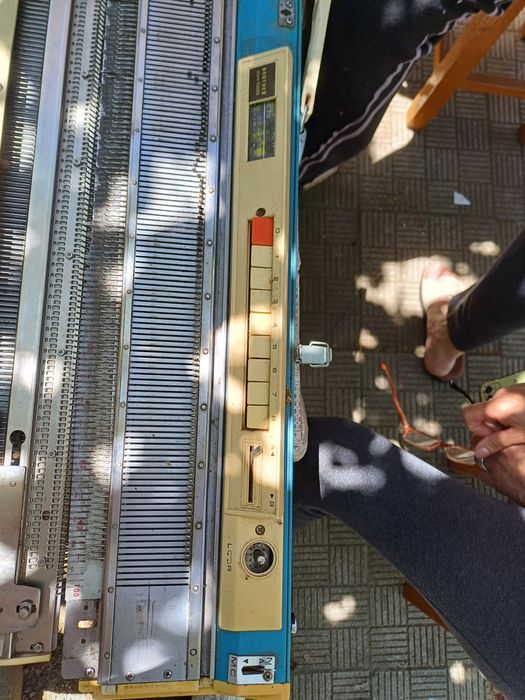 Mașină de tricotat/croșetat dublă Brother originală – 3500 lei