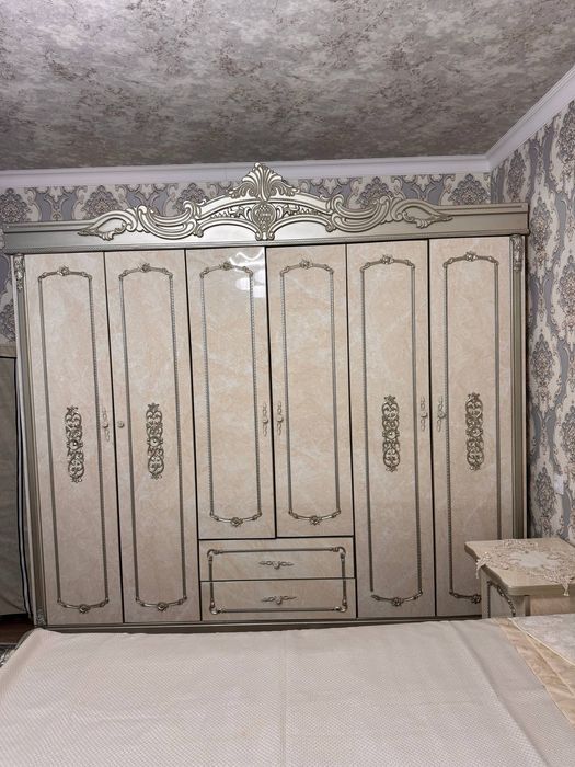 Продаётся спальный гарнитур