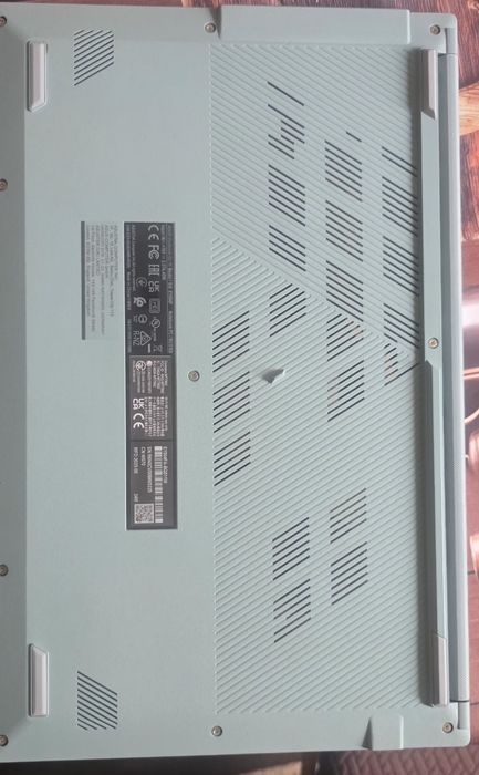 Asus Vivobook 15'  E1504F