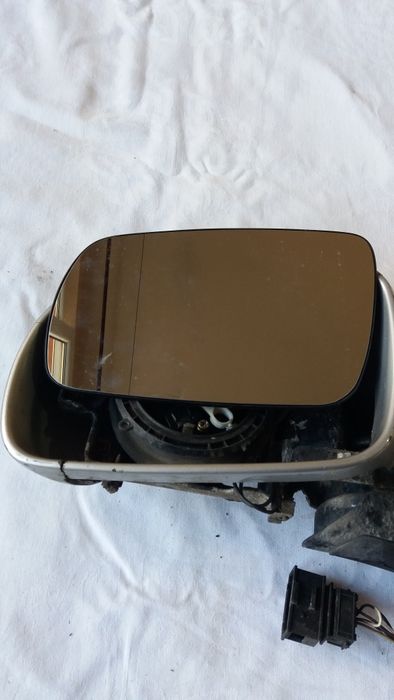 Oglinda exterioara stanga