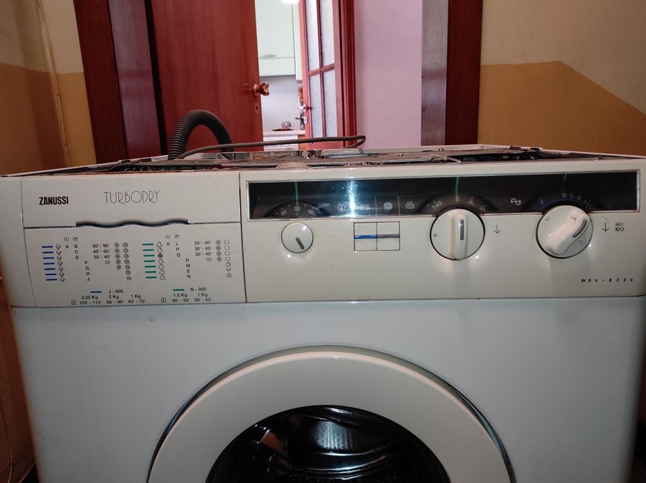 Пералня със сушилня  Zanussi Turbodry Wds 832c