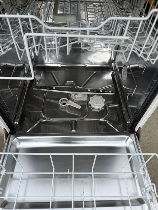 Свободностояща съдомиялна Миеле 60 см