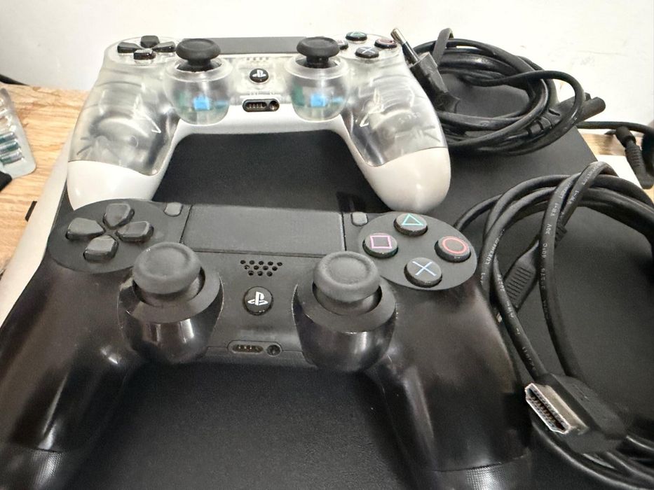 Vand playstation PS4 slim