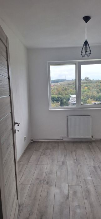 Apartament 3 camere Dambu Pietros