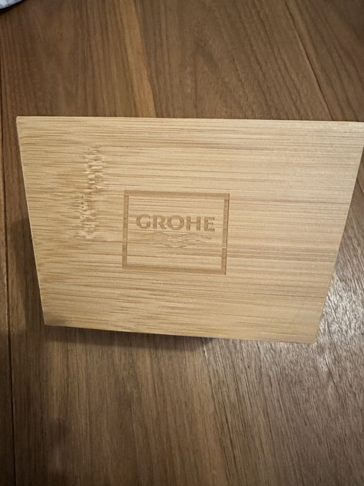 Немска хромирана трошачка за орехи,лешници и бадеми с дървен контейнер