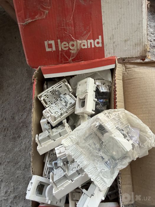 Legrand разетка комьютерная 25.000 сум