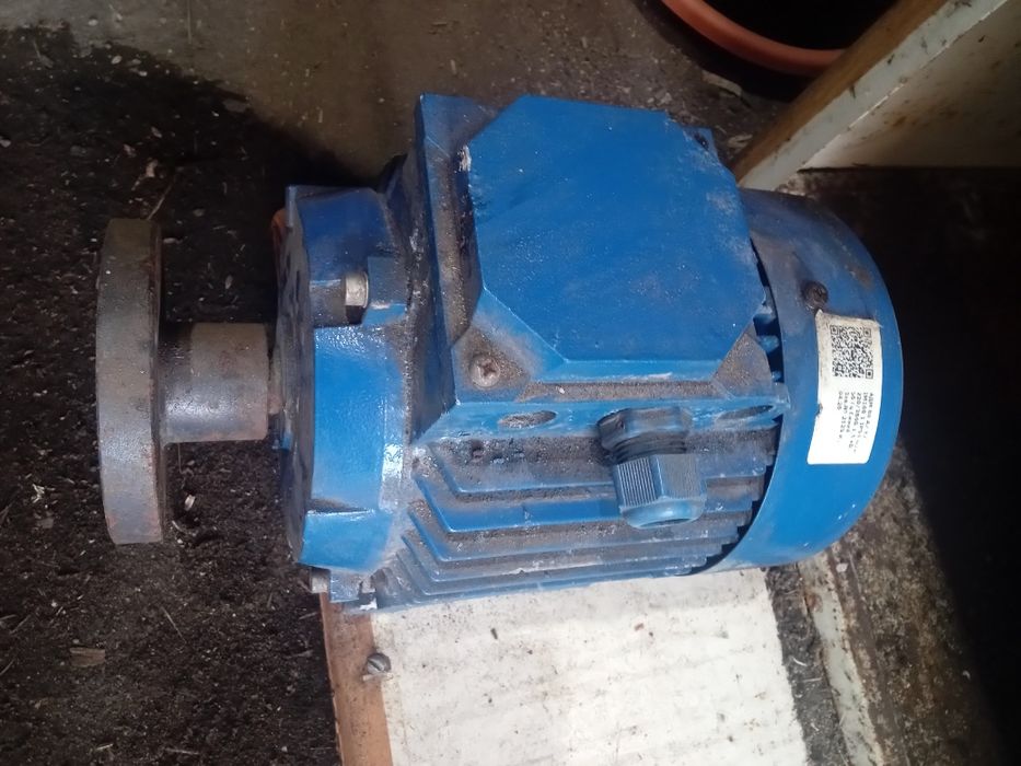 продам электромотор недорого