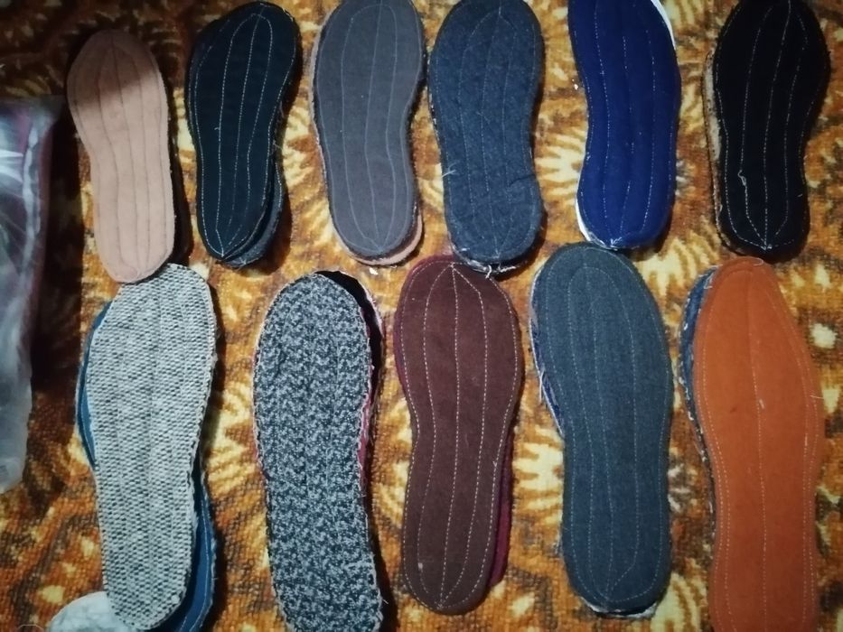 Продаются стельки разных размеров.